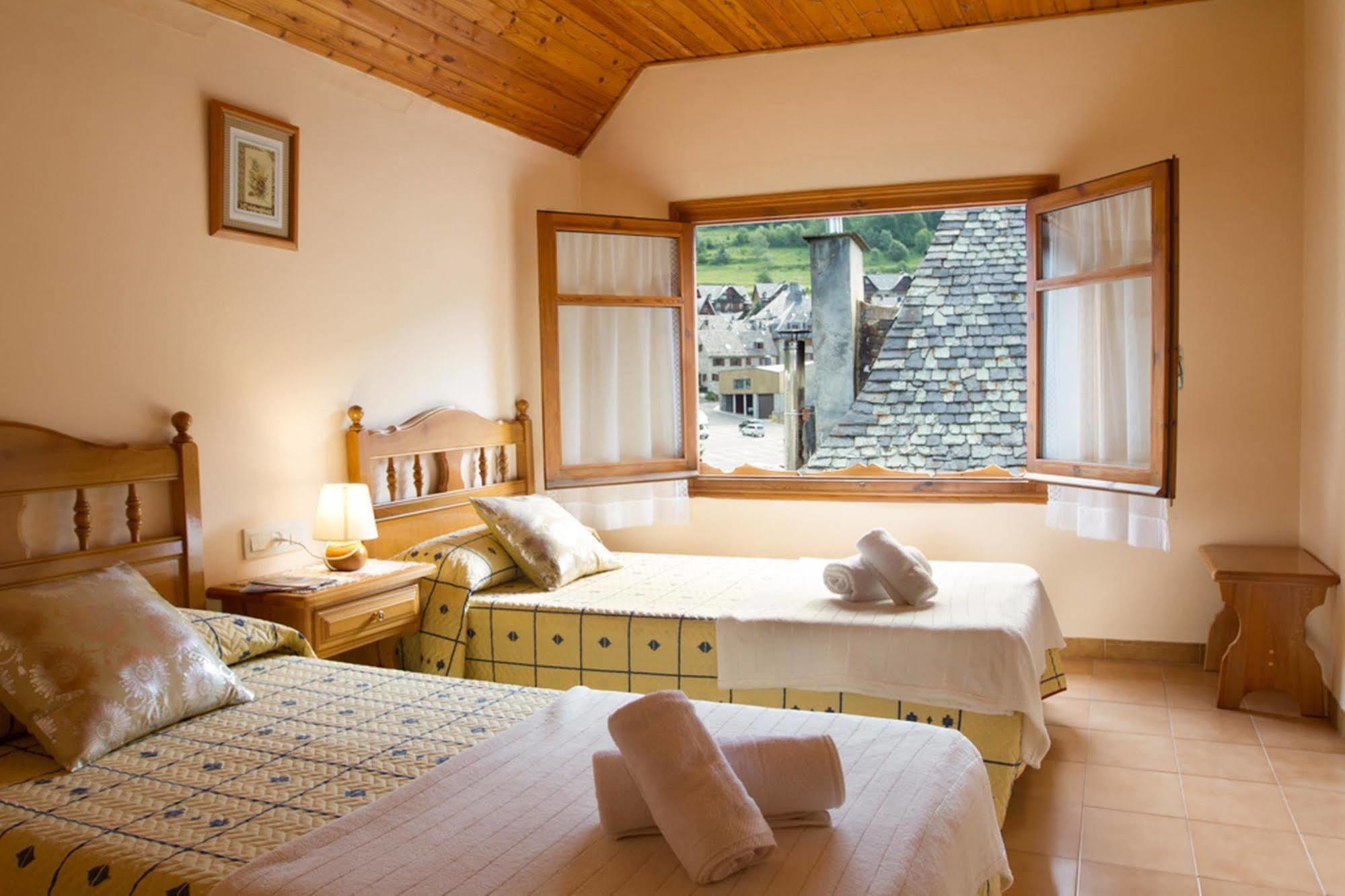 Hostal Aiguamog Salardú المظهر الخارجي الصورة