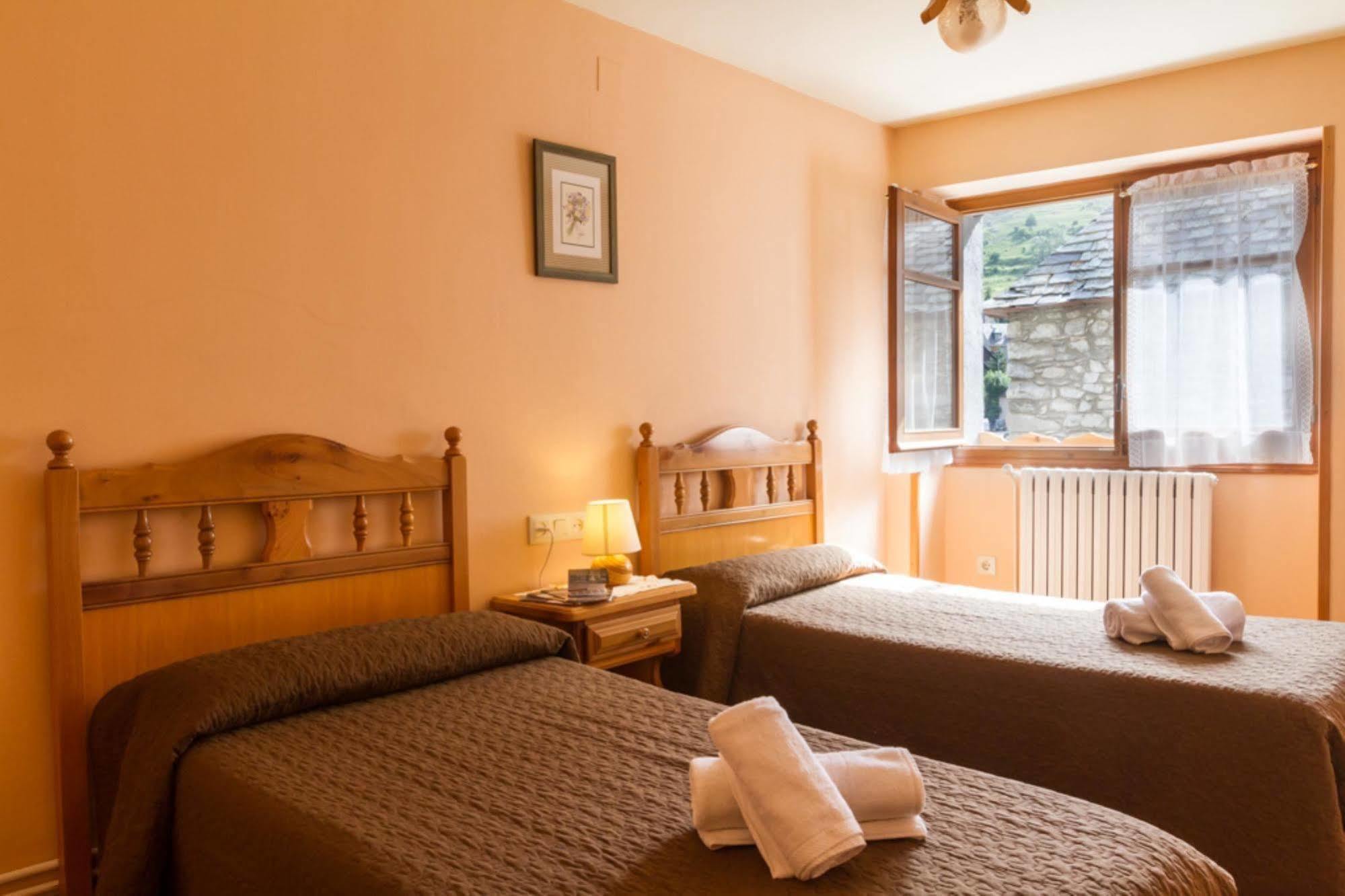 Hostal Aiguamog Salardú المظهر الخارجي الصورة